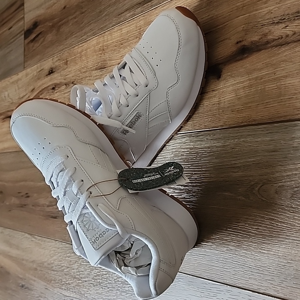 Reebok Classic Harman Run, Women's 8.5, White/Gum, Retro Sneaker, NWT - Picture 2 of 6
